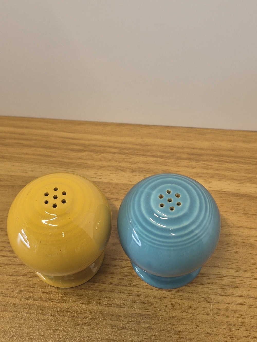 Vintage Homer Laughlin FiestaWare Yellow And Blue Salt and Pepper Shaker Set - Picture 2 of 6